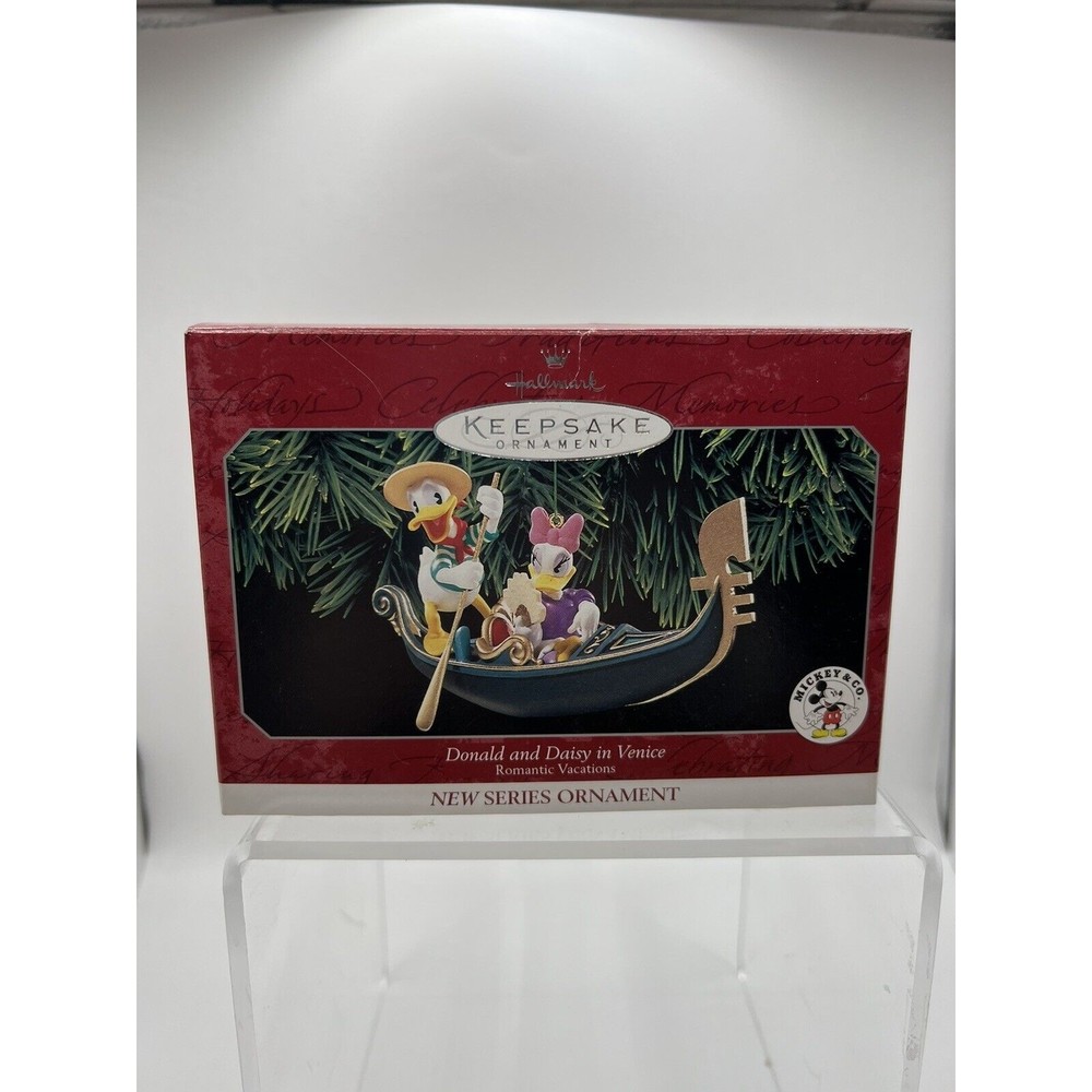 Hallmark Keepsake Christmas Tree Ornament Donald and Daisy in Venice